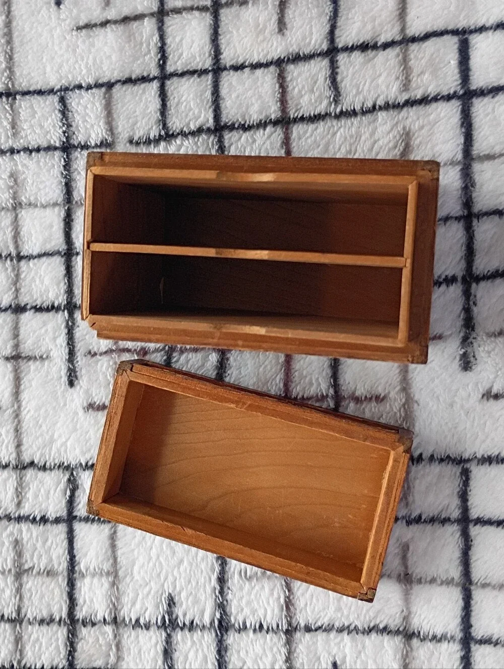 Vintage Relief Carved Wooden Trinket Box with Floral Motif
